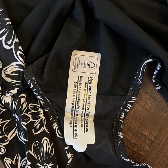 Time and Tru 2-Piece Women’s Black/White Floral Print Bikini Swimsuit Size 3X - Picture 11 of 12